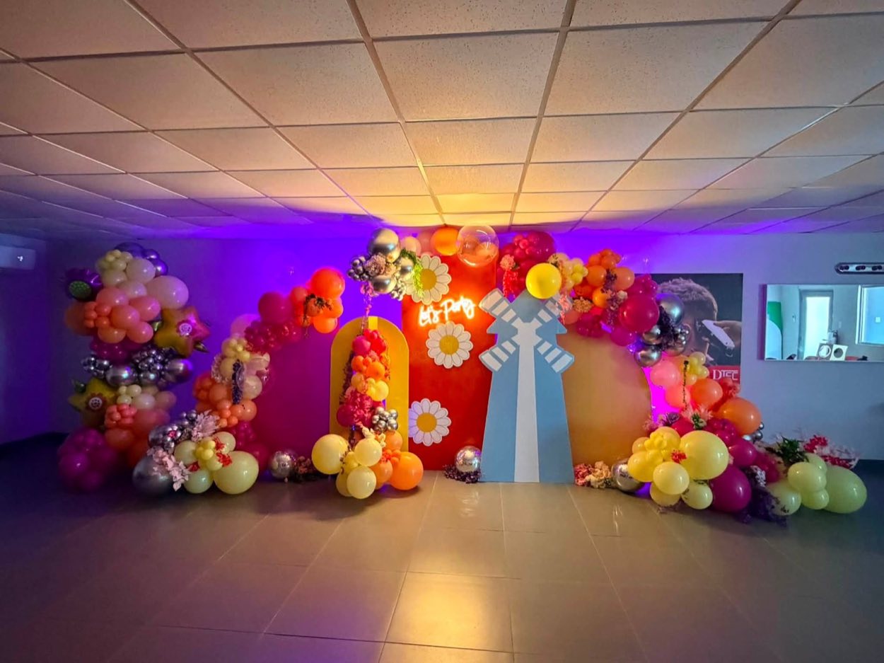 Montaje floral para actividad especial